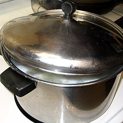Don't Cover The Lid When Boiling.  Lower Heat To Medium After Boiling For 10-15 Minutes.  (19k)